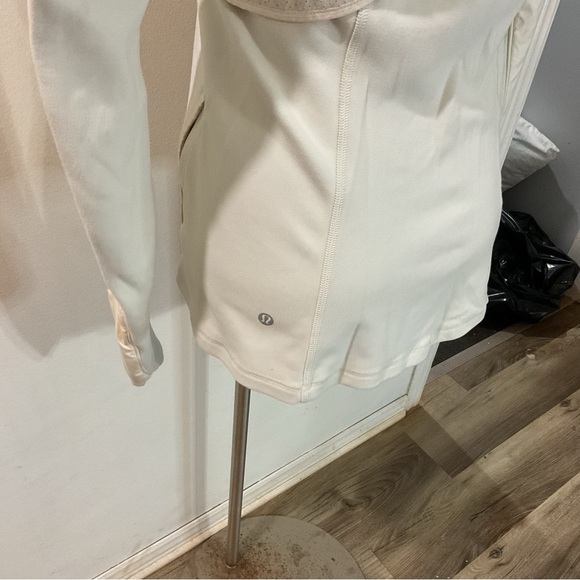 Lululemon Kanto Catch Me Run Cream  Jacket Size 4 - Picture 10 of 13